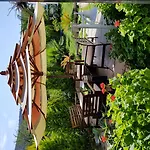 Costa ホテル 3*